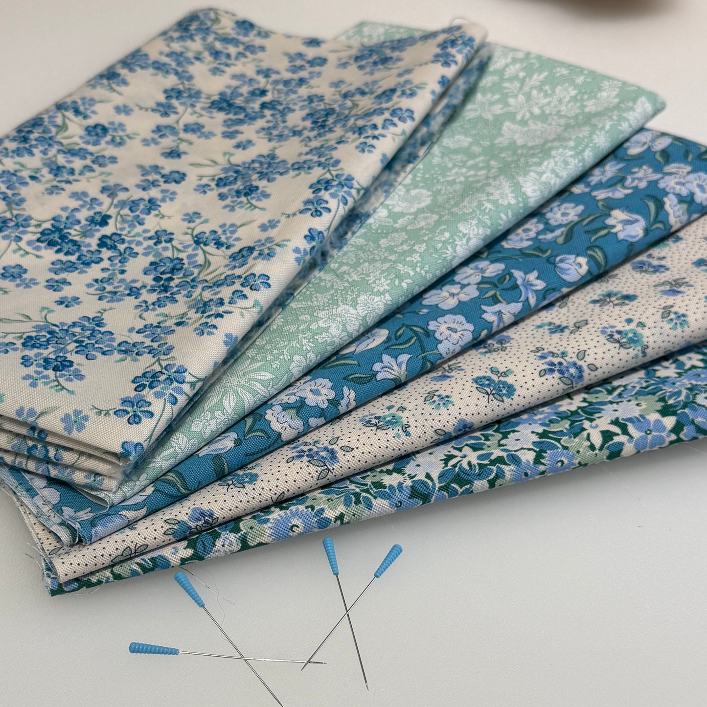 Liberty Floral Nostalgia Quilters Blue cotton Fat quarter pack