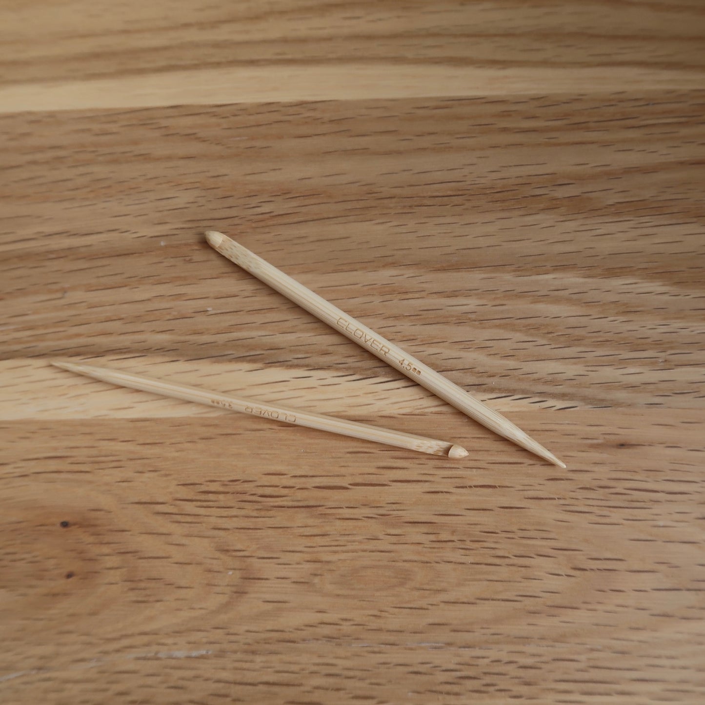 Bamboo knitting repair hooks