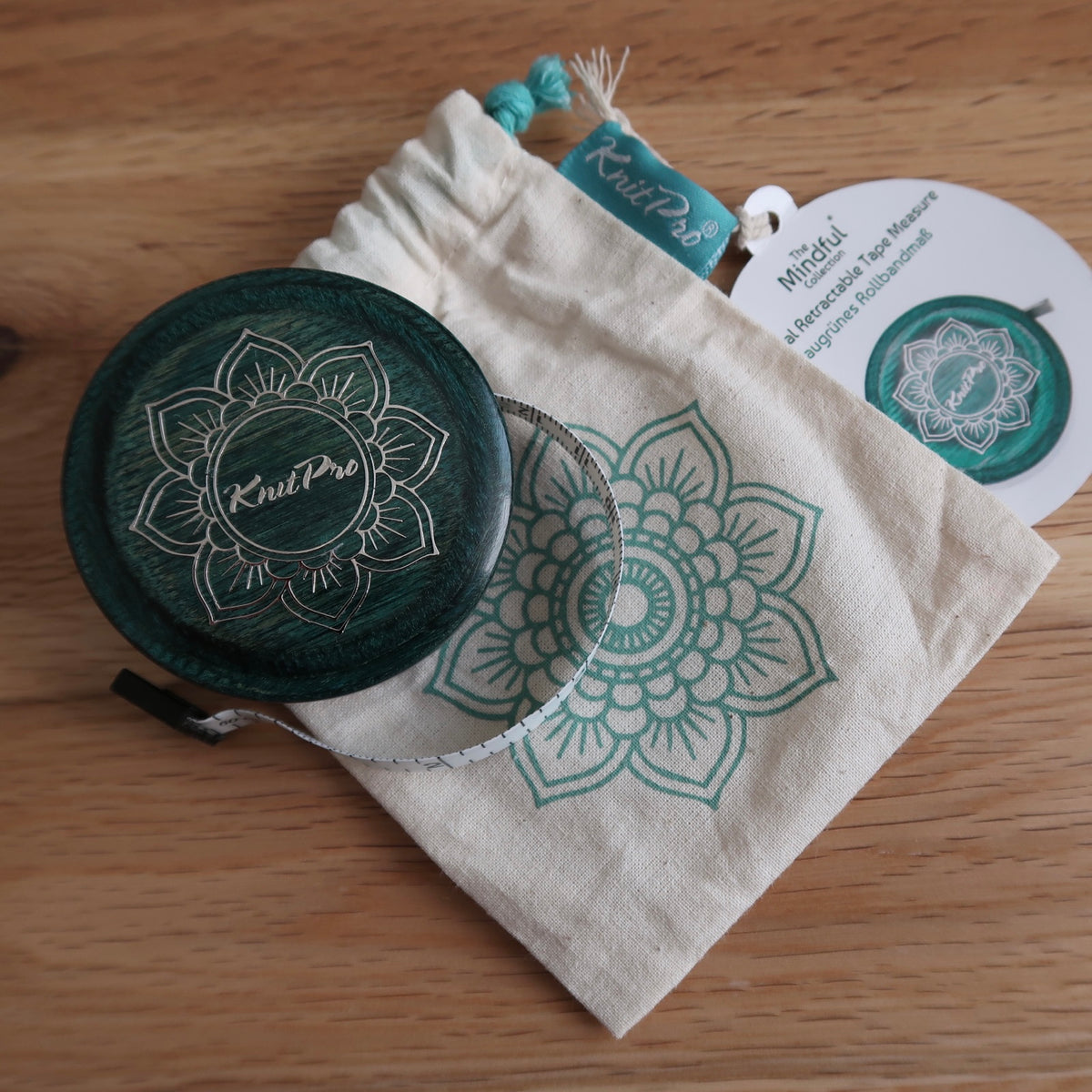Ruban à Mesurer Rétractable KnitPro 152cm - Design Fleur De Lotus Sarcelle