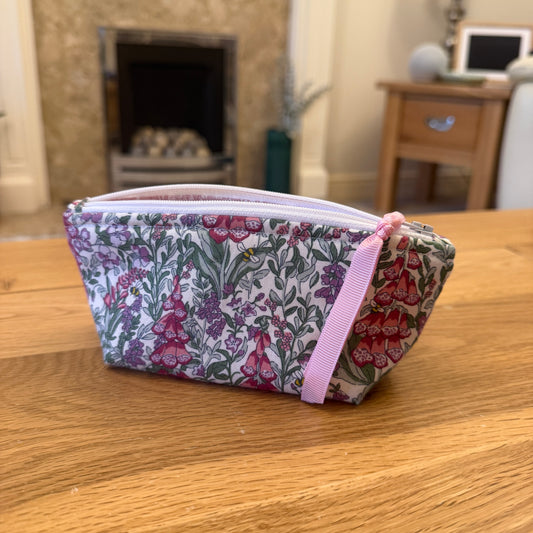 Notions pouch handmade with Liberty fabric - Foxglove