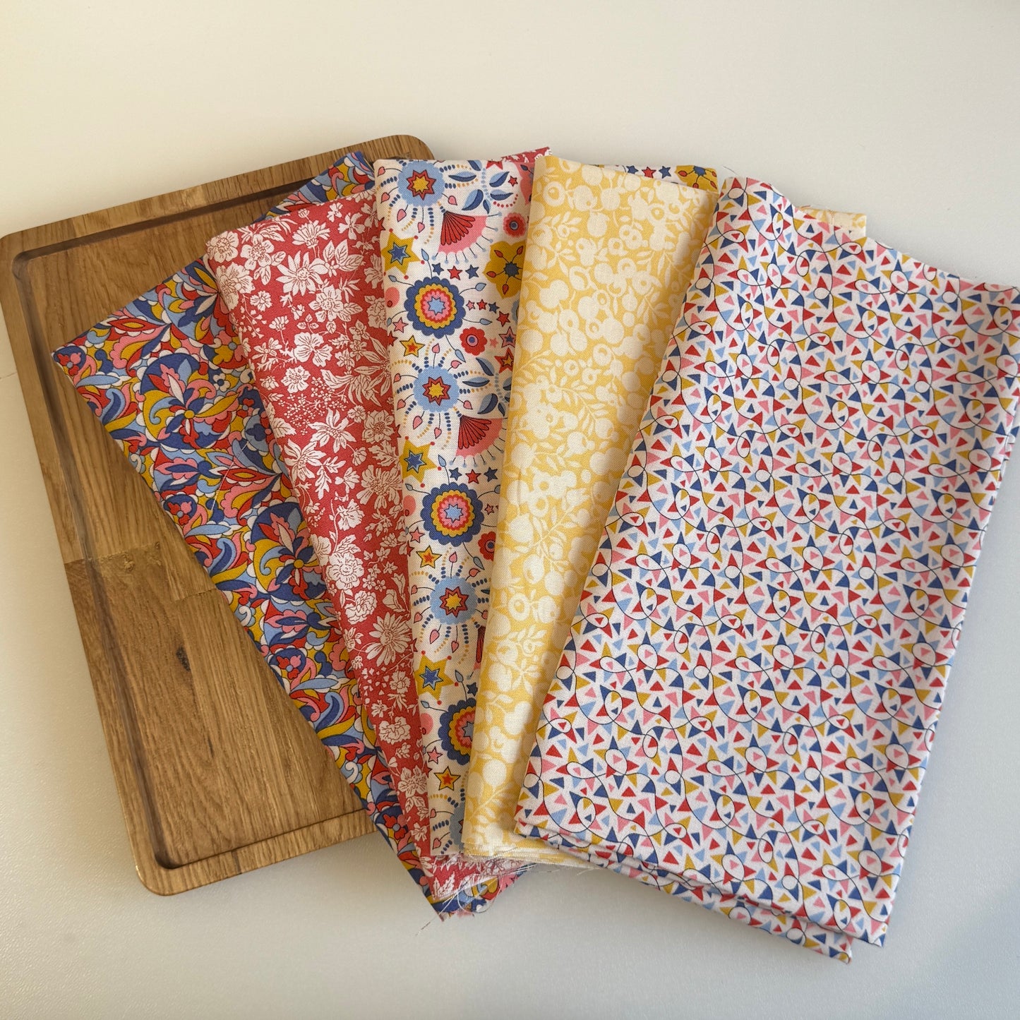 Summer Fair Liberty Quilters cotton Fat quarter pack
