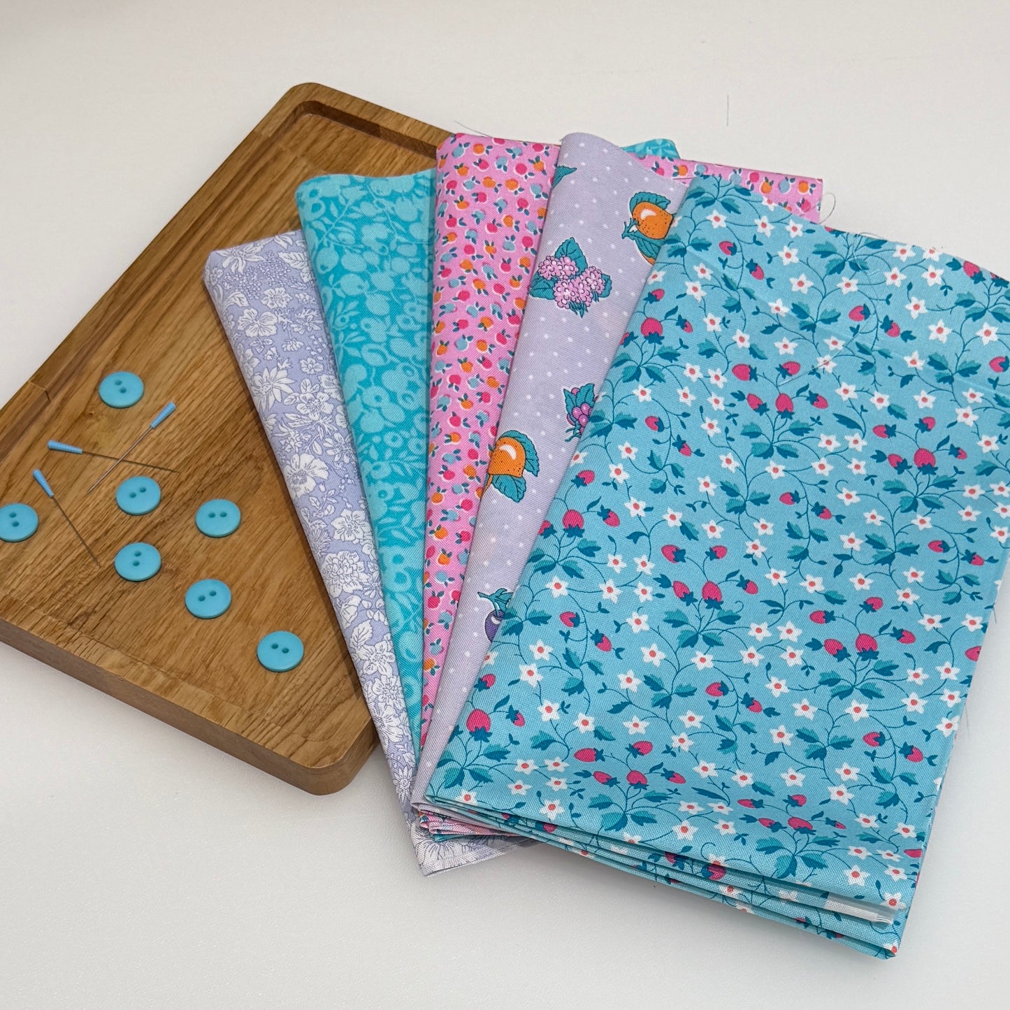 Liberty Gifts from the Garden Quilters cotton Fat quarter pack