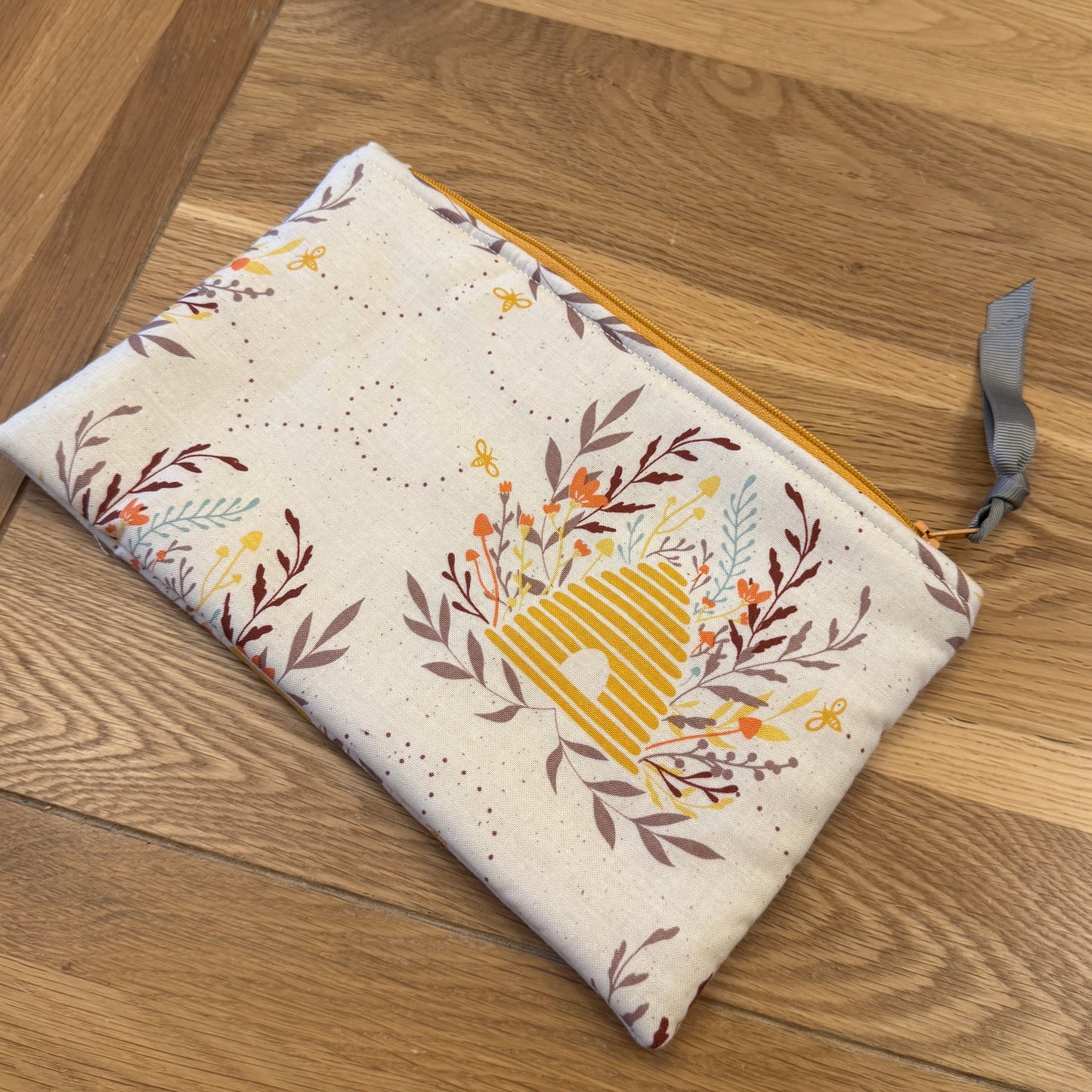 Large notions pouch - Beehive
