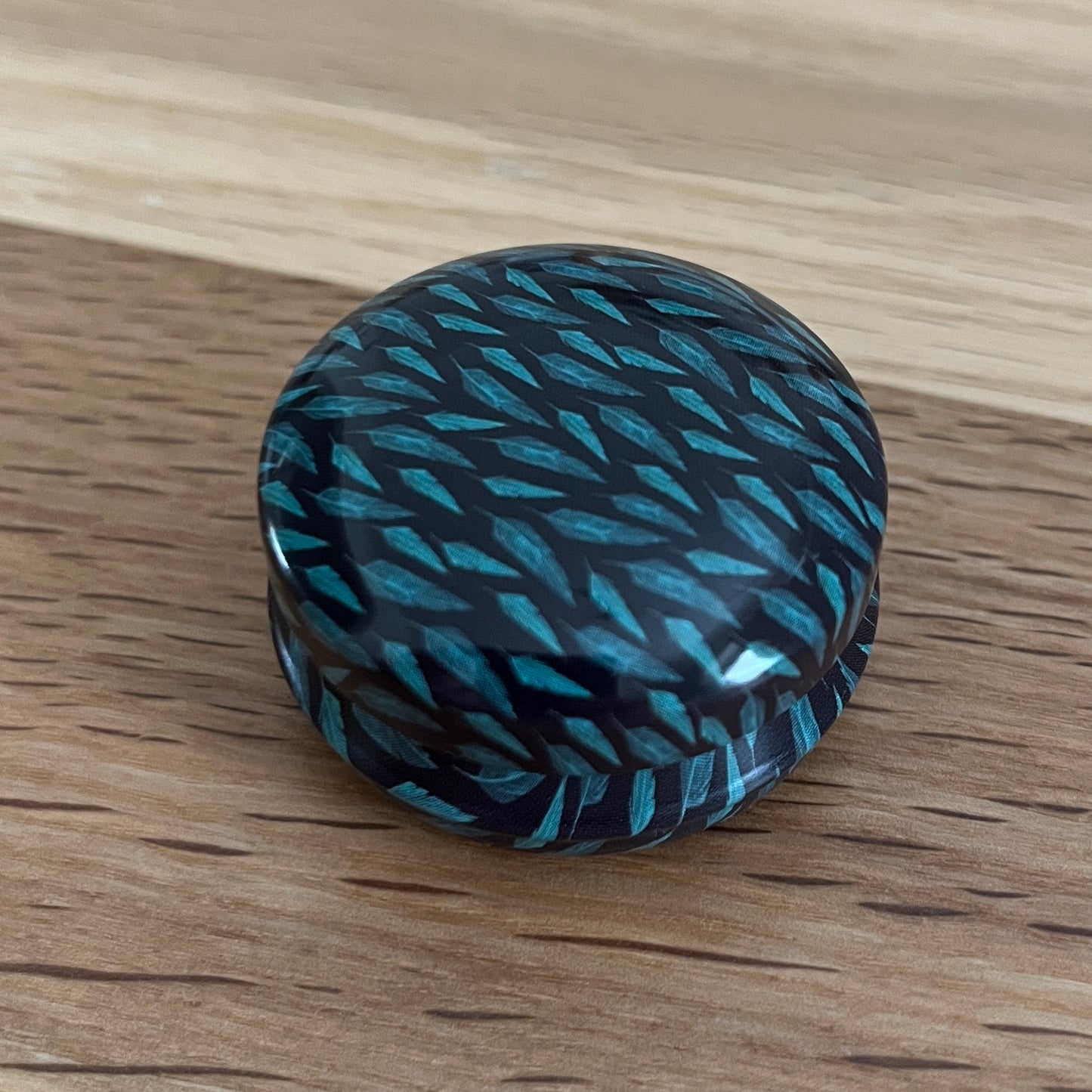 Floral Tin with hexagon stitch markers