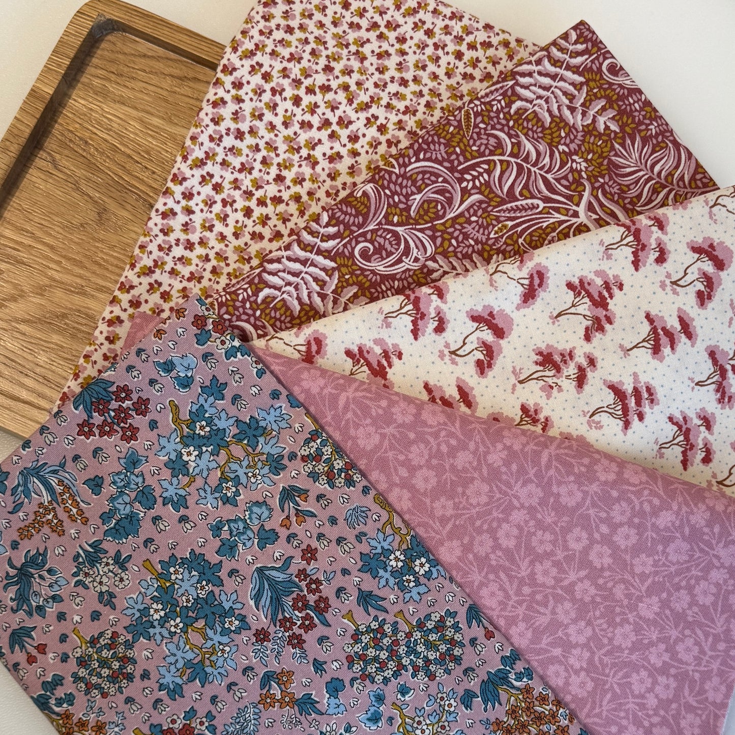 Liberty Quilters cotton Fat quarter pack