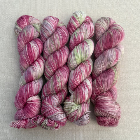 Where the wild roses grow (READY TO SHIP)