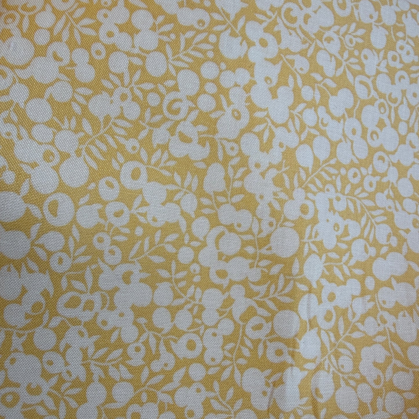 Summer Fair Liberty Quilters cotton Fat quarter pack