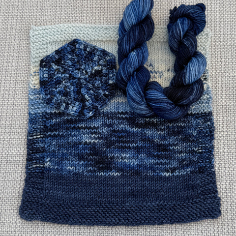 PRE-ORDER Colours of the Month - DO YOU WANT TO BUILD A SNOWMAN - 100g SINGLE SKEINS - DECEMBER2025