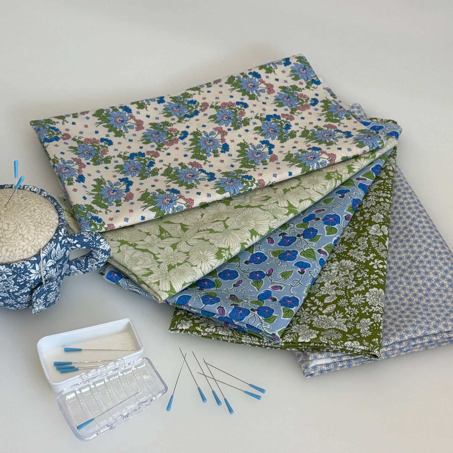 Liberty Postcard from Paradise Quilters cotton Fat quarter pack