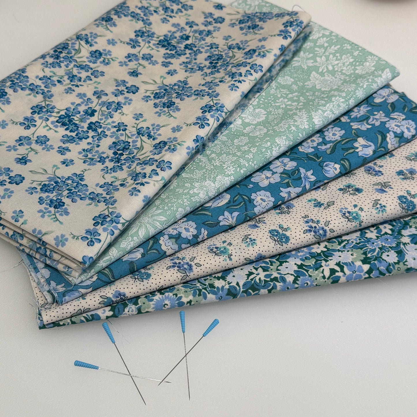 Liberty Floral Nostalgia Quilters Blue cotton Fat quarter pack