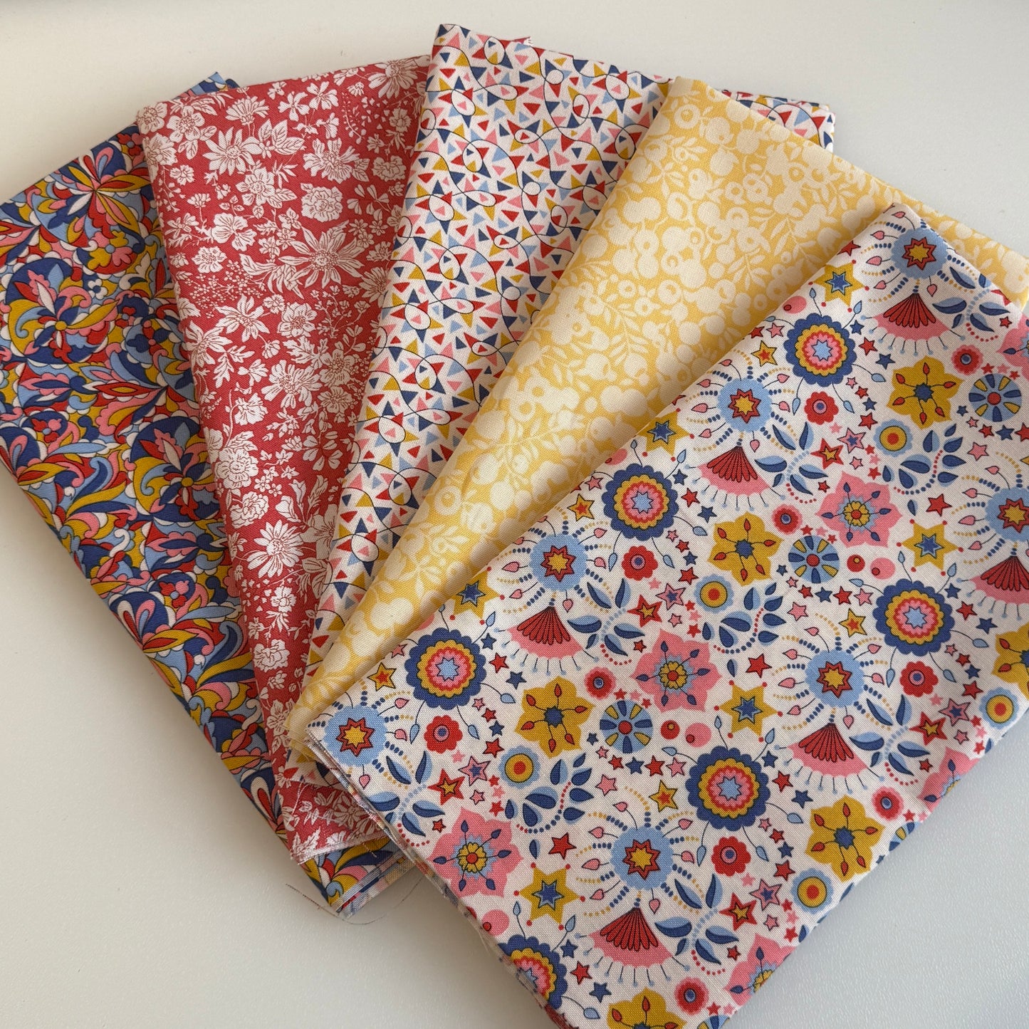 Summer Fair Liberty Quilters cotton Fat quarter pack