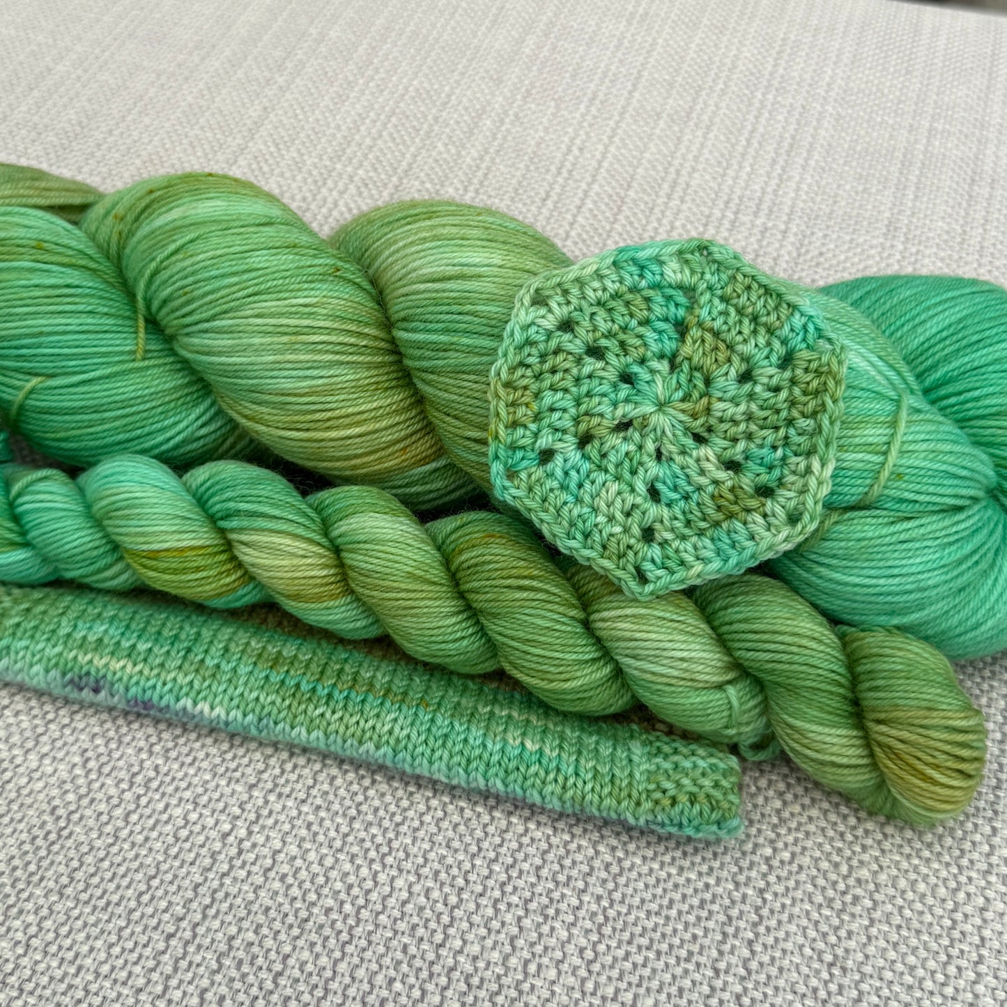 The Lion Sleeps Tonight (April Colours of the month Spares)