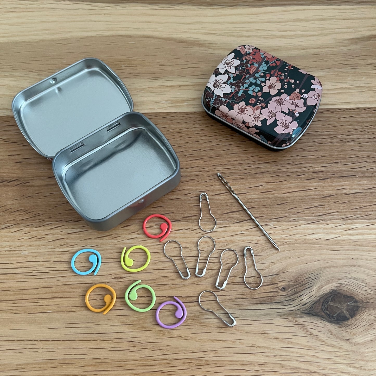 Floral Tin with accessories