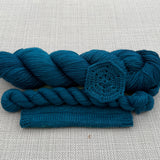 PRE-ORDER Colours of the Month - LAKE SHORE DRIVE - 100g SINGLE SKEINS - MARCH 2026