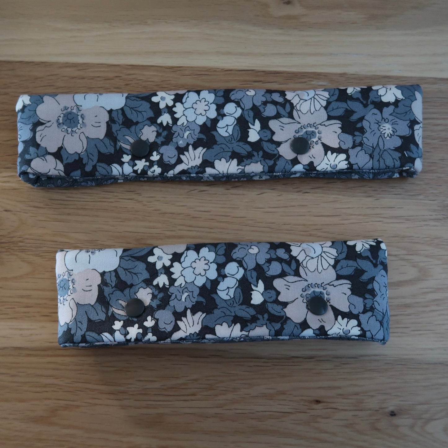 DPN case / cosy handmade with Liberty fabric - Cosmos Field