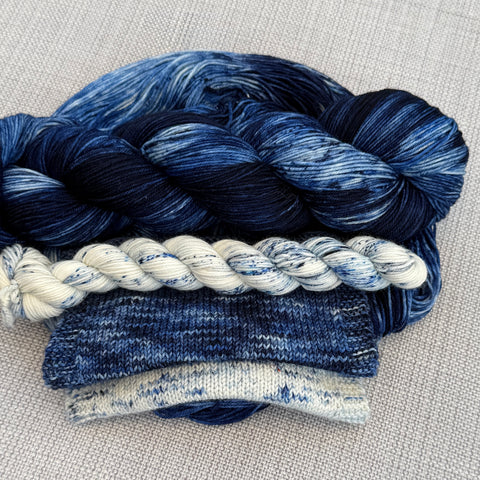 PRE-ORDER Colours of the Month - DO YOU WANT TO BUILD A SNOWMAN - SOCK or SHAWL SET - DECEMBER2025