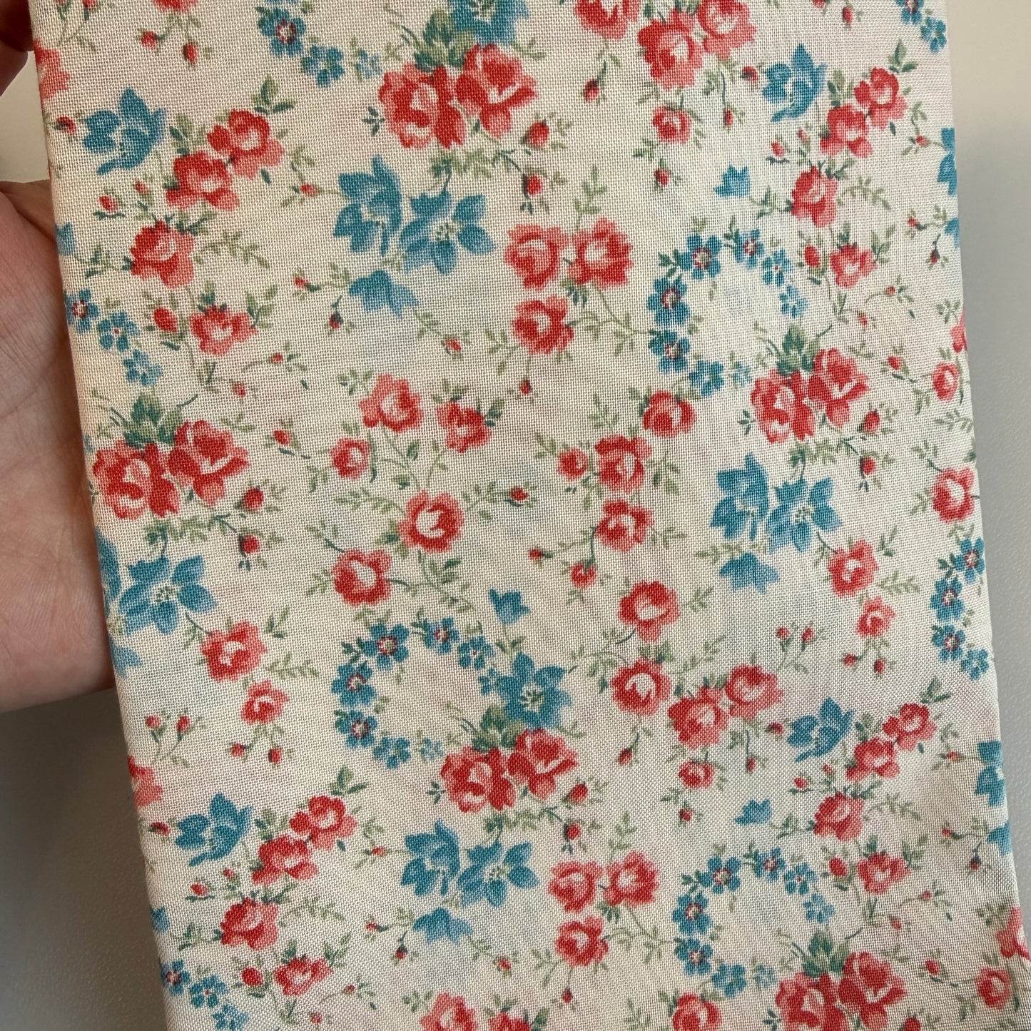 Liberty Quilters cotton Fat quarter pack - petals and blooms