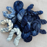 PRE-ORDER Colours of the Month - DO YOU WANT TO BUILD A SNOWMAN - MINI or MAXI SETS - DECEMBER 2025