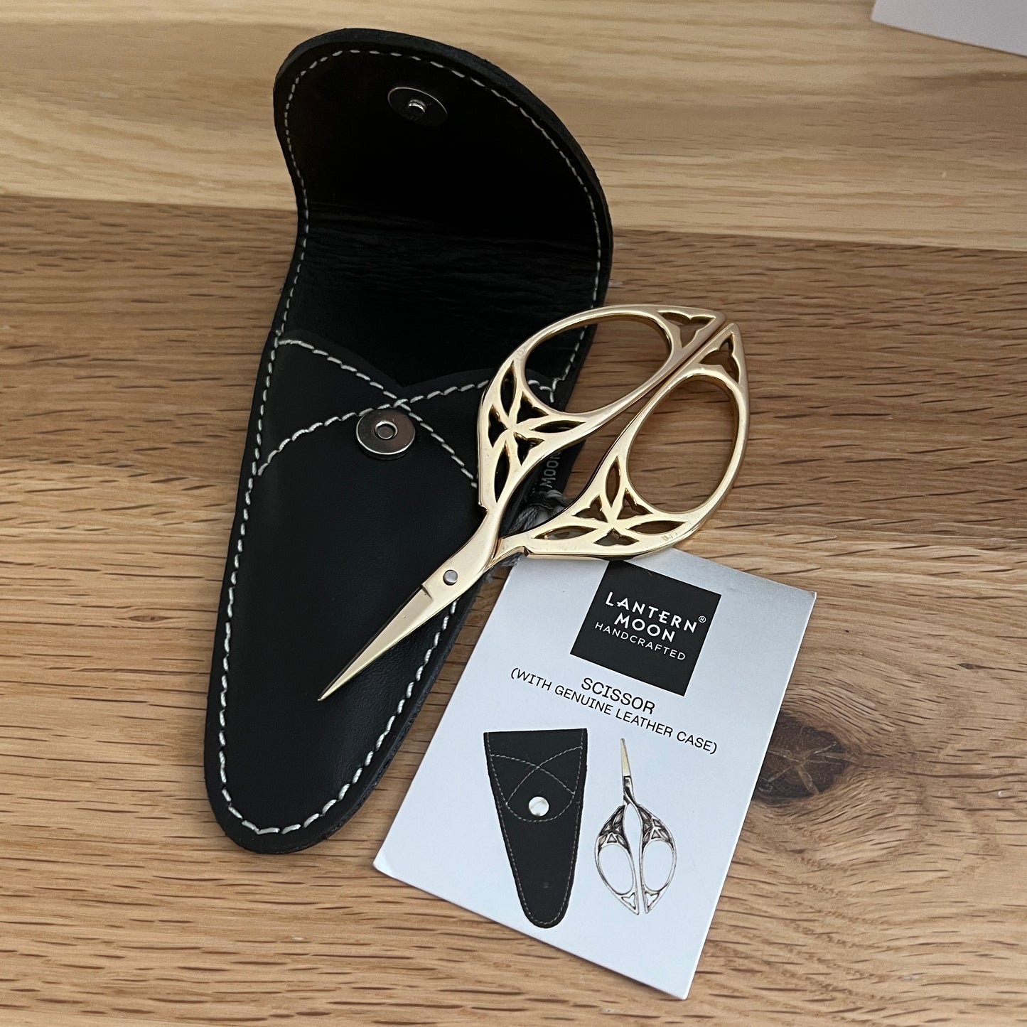 Lantern moon Scissors and Leather case