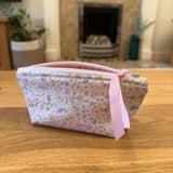 Notions pouch handmade with Liberty fabric - Delicate flowers