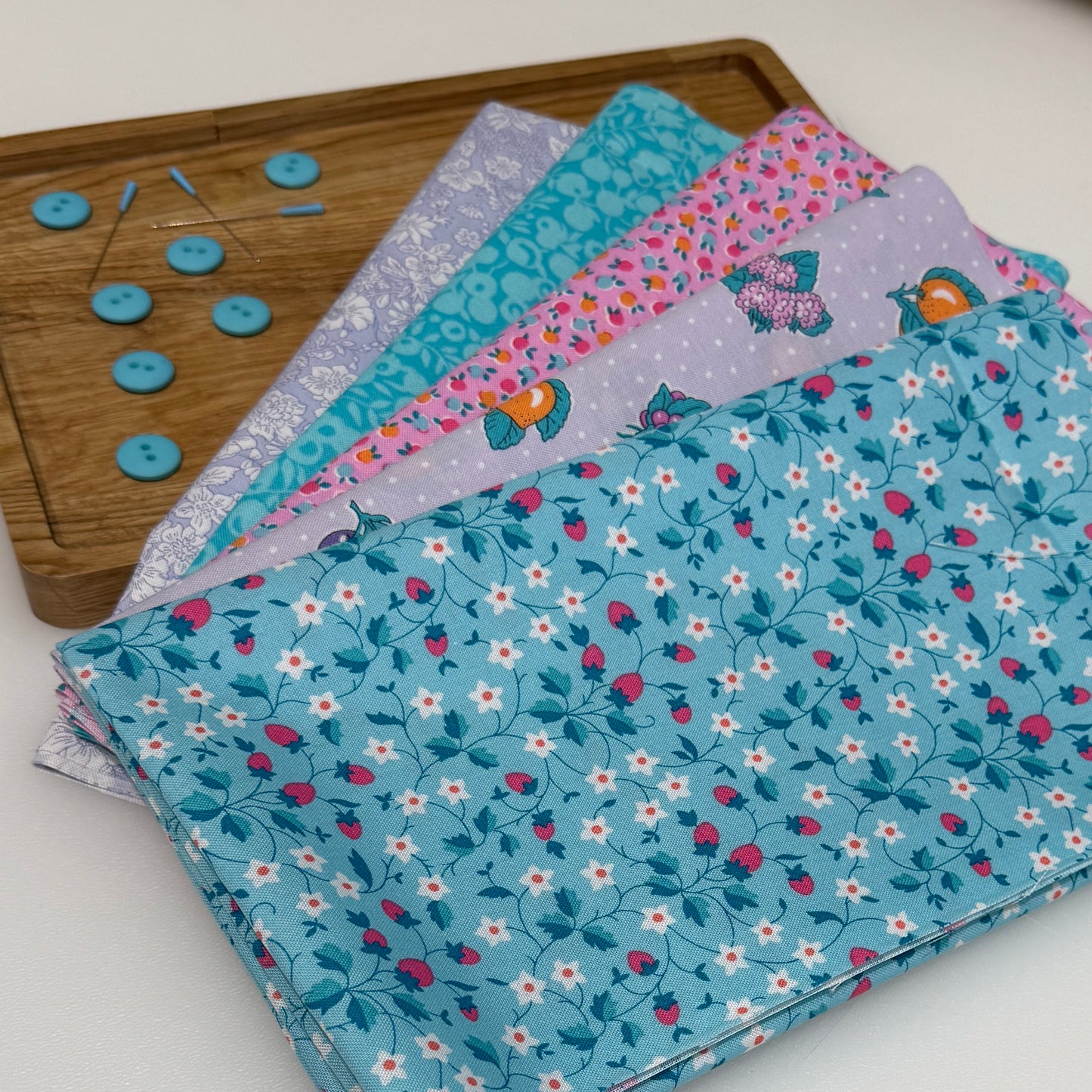 Liberty Gifts from the Garden Quilters cotton Fat quarter pack