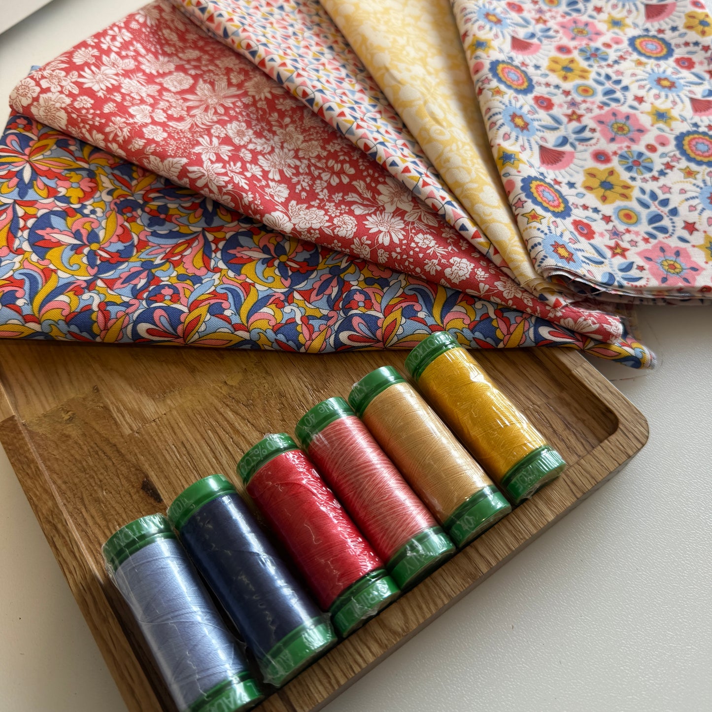 Summer Fair Liberty Quilters cotton Fat quarter pack
