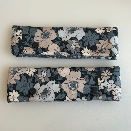 DPN case / cosy handmade with Liberty fabric - Cosmos Field