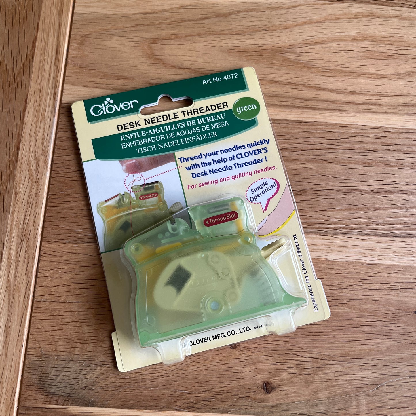 Clover Desk Needle threader