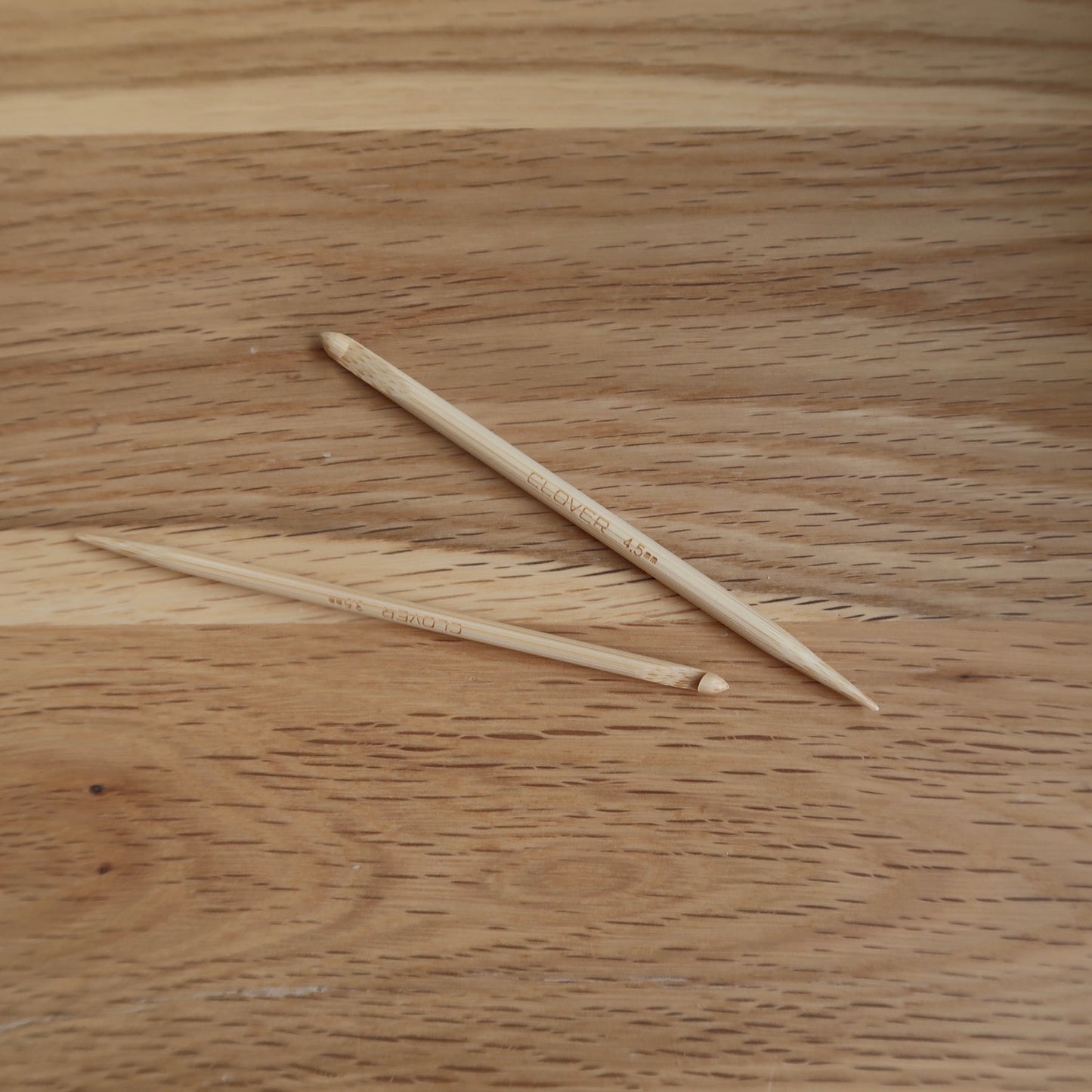 Bamboo knitting repair hooks