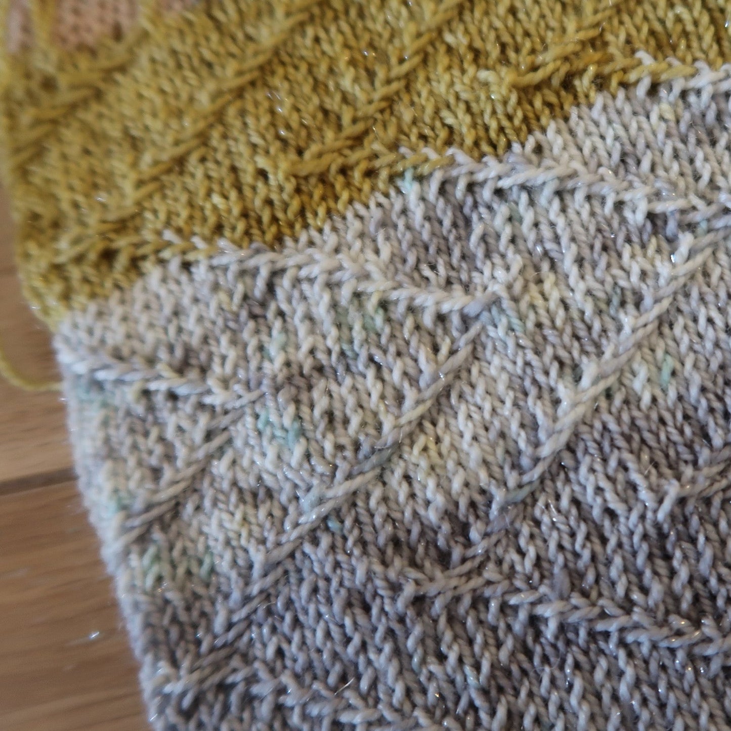 Sound Wave Advent Cowl (PDF)