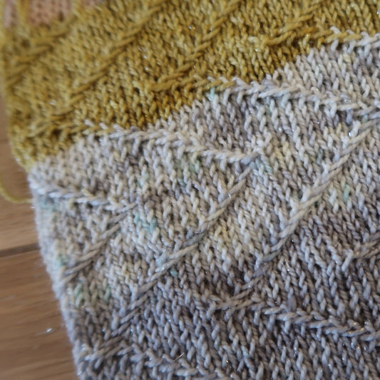 Sound Wave Advent Cowl (PDF)