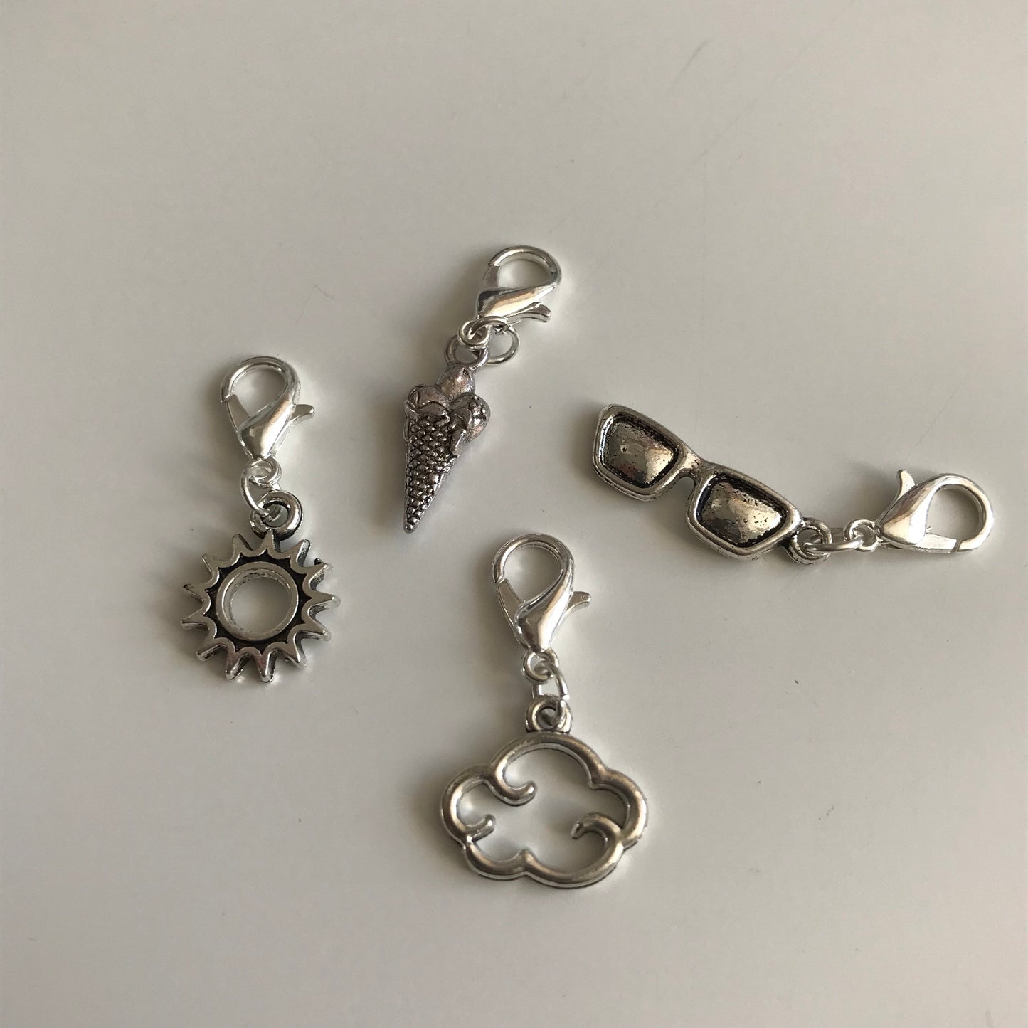 Summer themed stitch marker or progress keepers (set of 4) Sunglasses / sun / ice cream / cloud