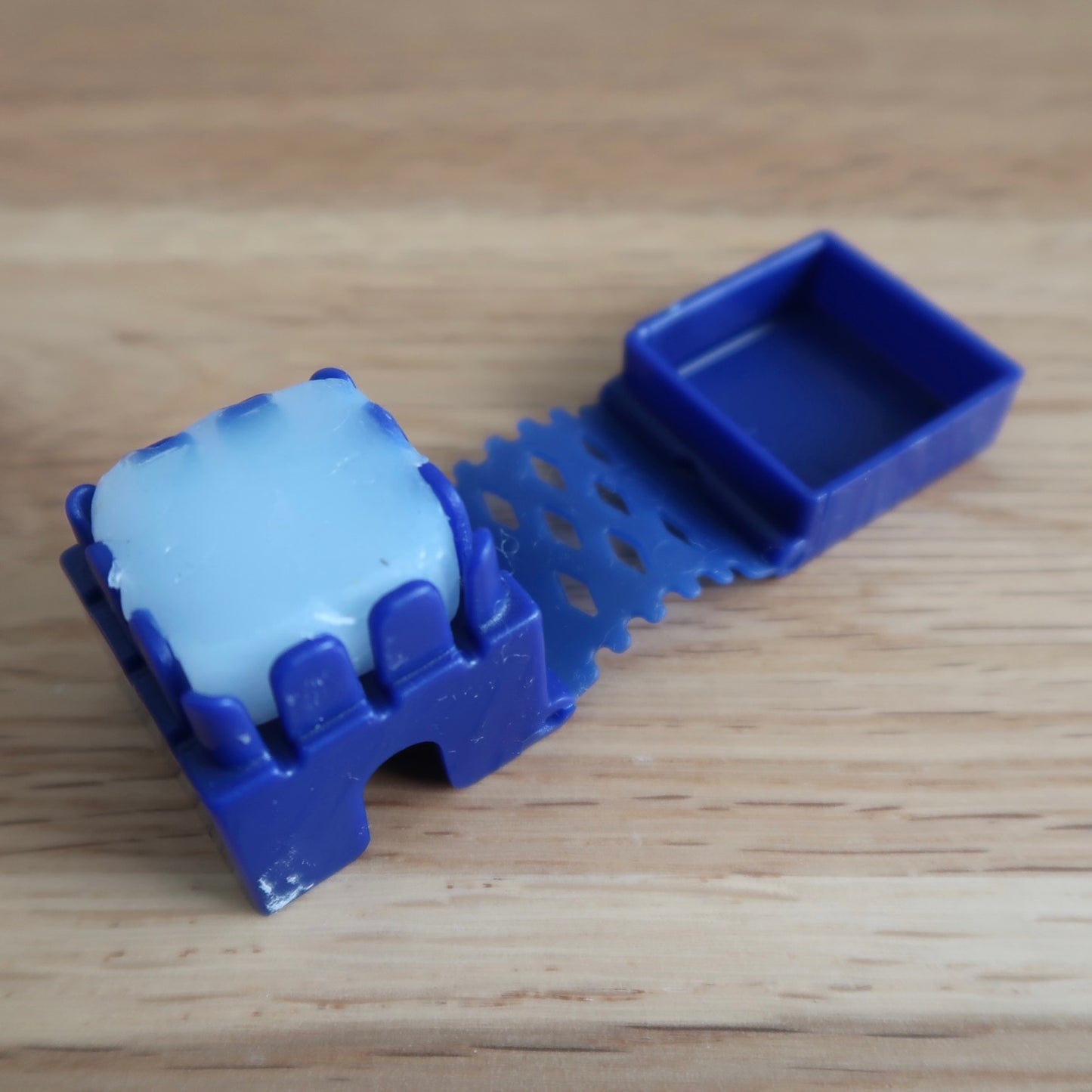 Thread Magic with thread cutter