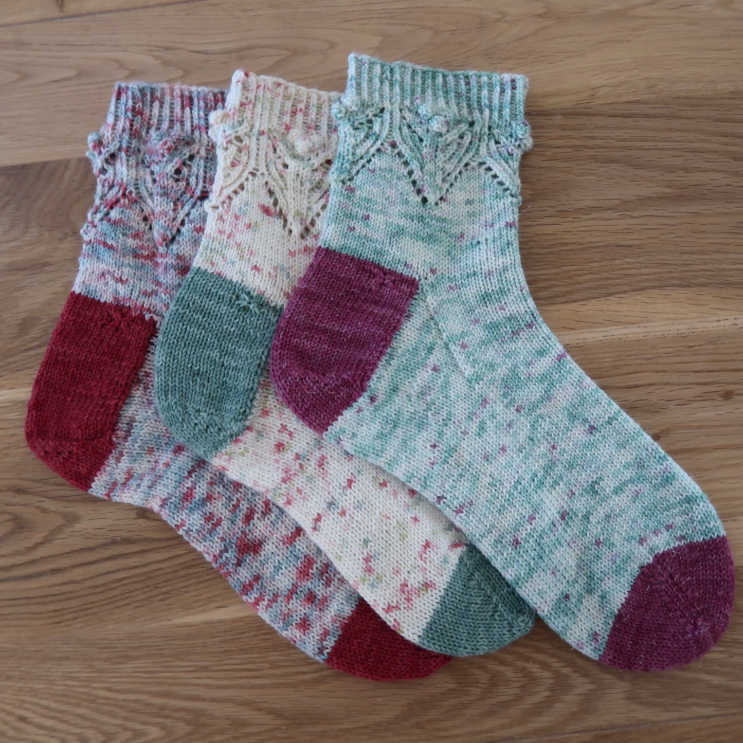 Mistletoe Kisses Sock Pattern (PDF)