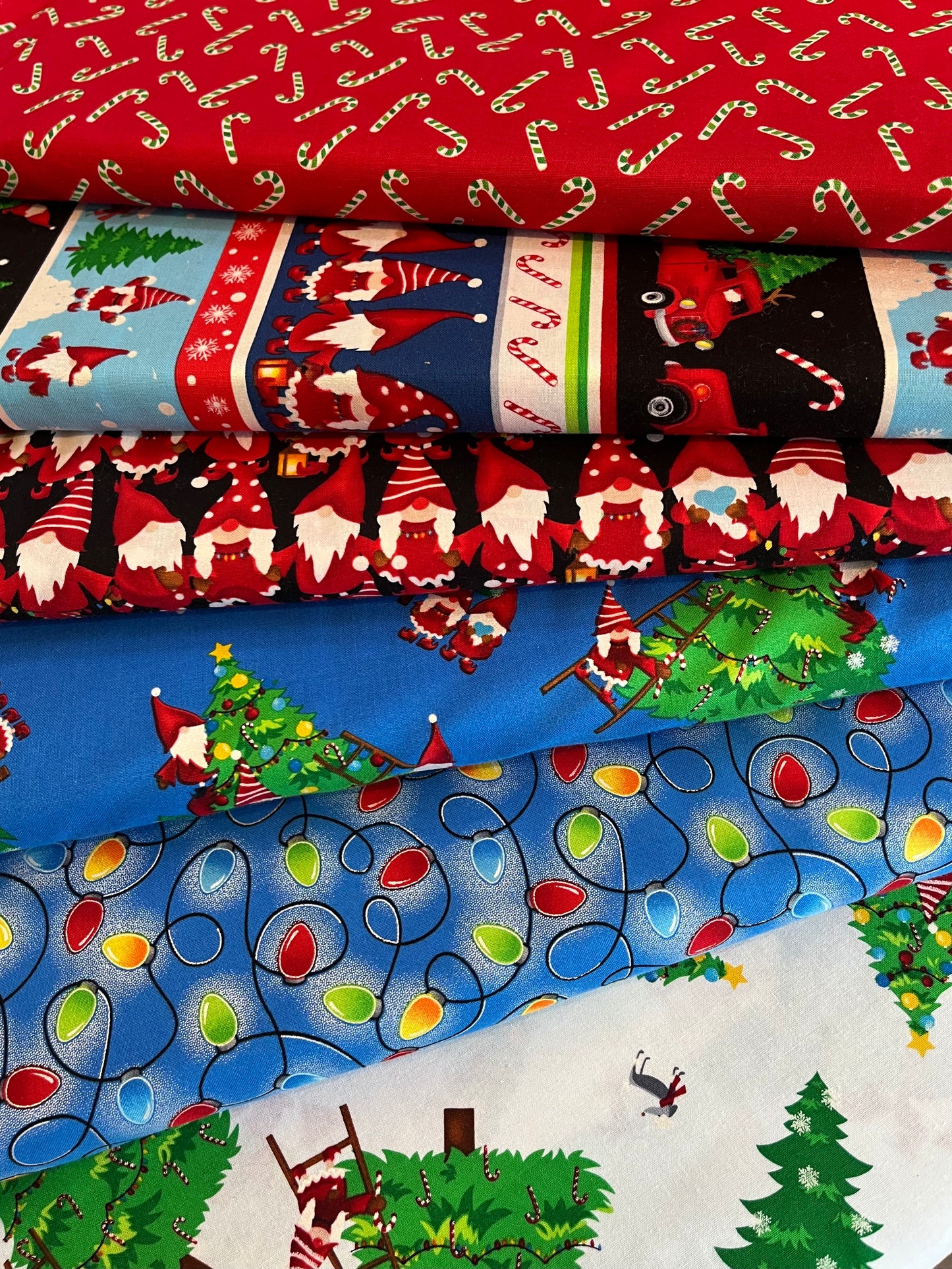 Merry Gnomeville Fat quarter pack