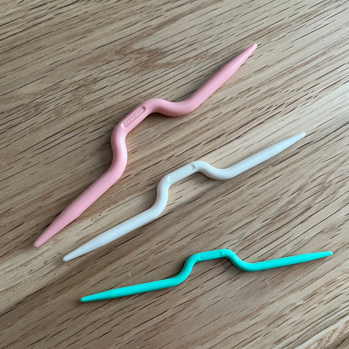 Clover Cable Needles (set of 3)