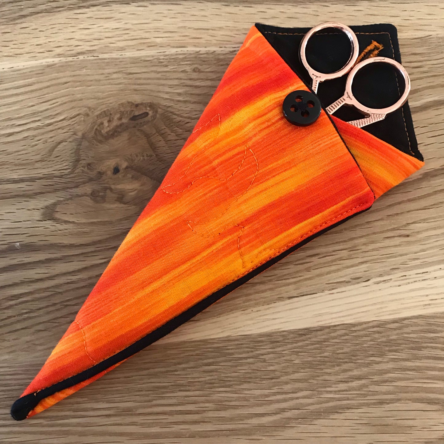 Cauldron (free motion stitched) Scissor Case