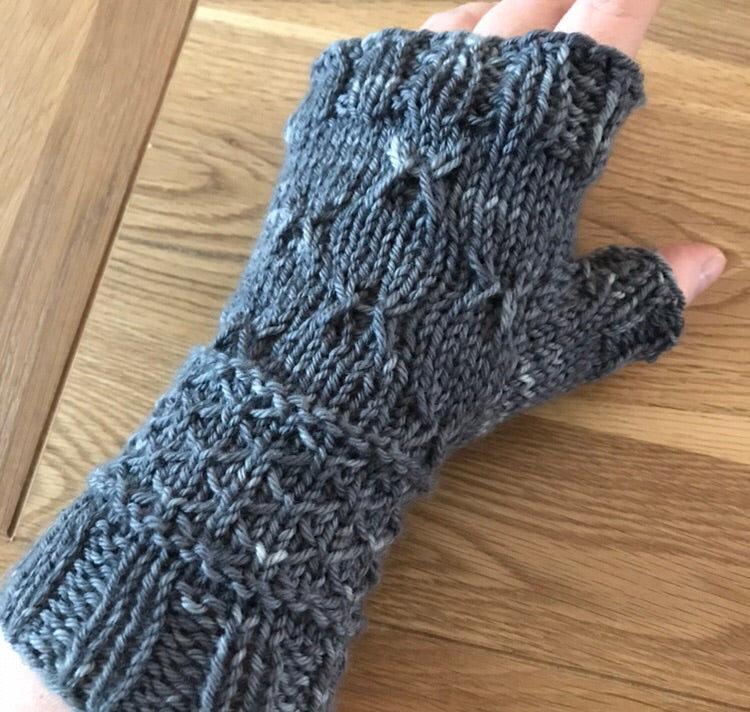 Country Garden Fingerless Mittens Pattern (PDF)