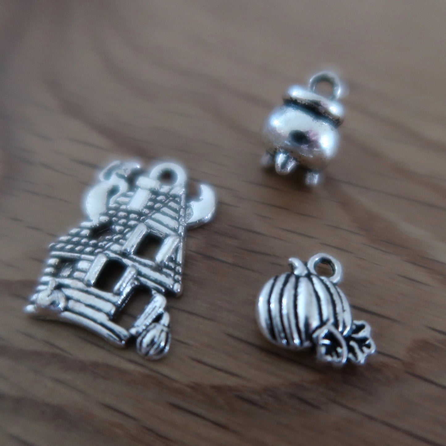 Halloween themed stitch marker or progress keepers (set of 3) Haunted house / Cauldron / Pumpkin