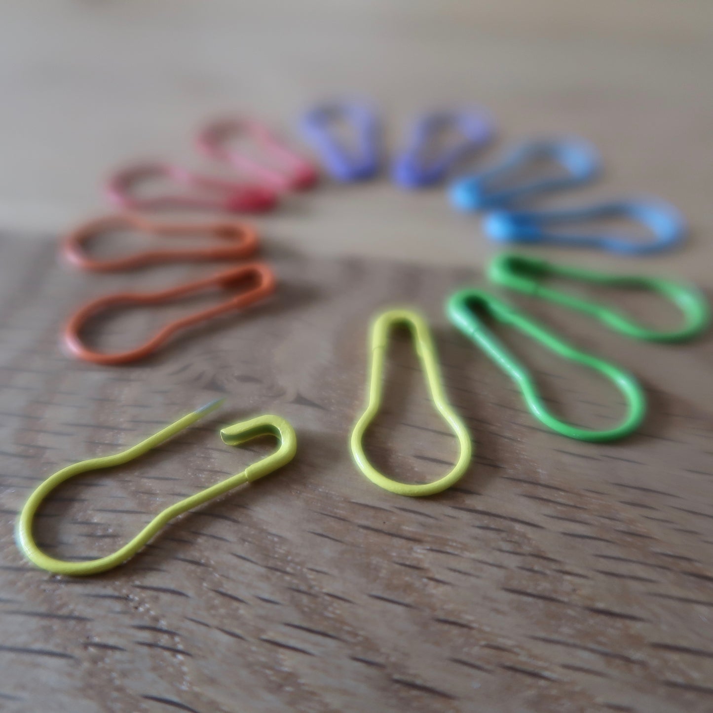 HiyaHiya bulb pins (set of 12)