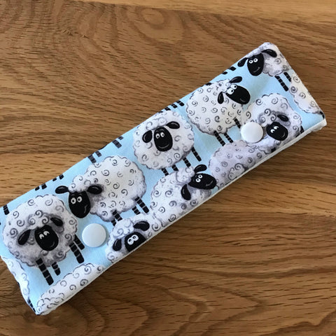 Sheep print DPN case / cosy