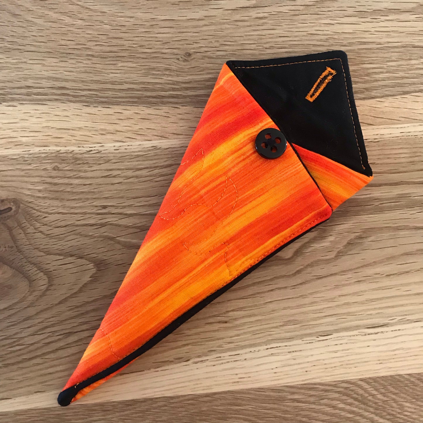 Cauldron (free motion stitched) Scissor Case