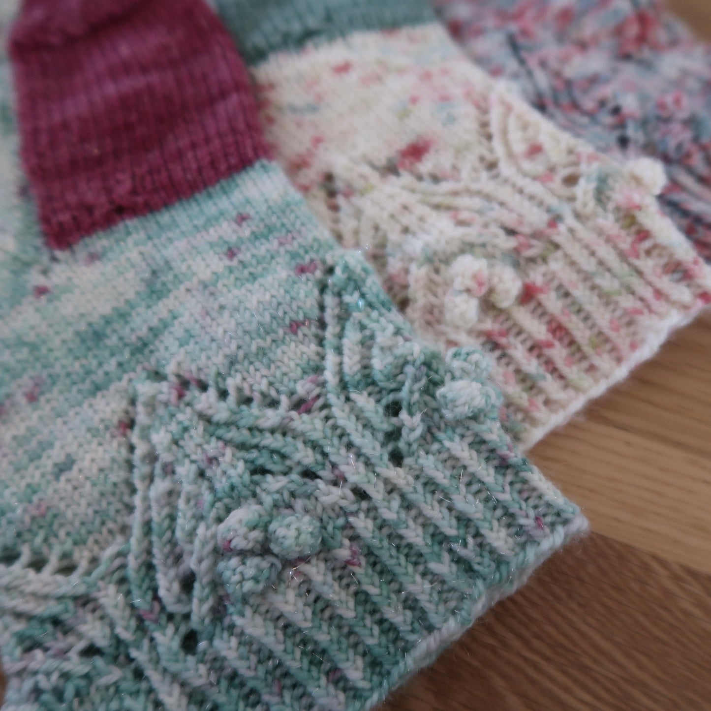 Mistletoe Kisses Sock Pattern (PDF)