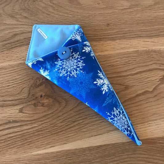 Snowflake print Scissor Case