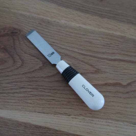 Clover buttonhole cutter